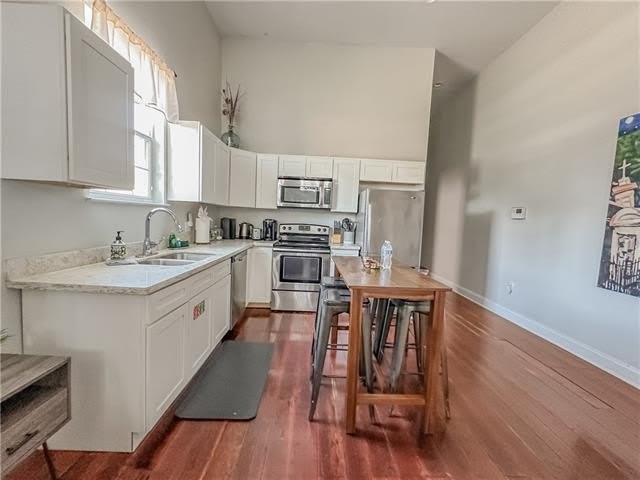 2033 JACKSON Avenue – photo 2