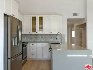 10560 Santa Monica Boulevard – photo 5