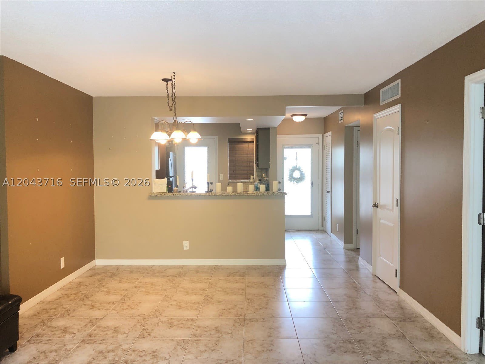 320 NE 12th Ave – photo 3