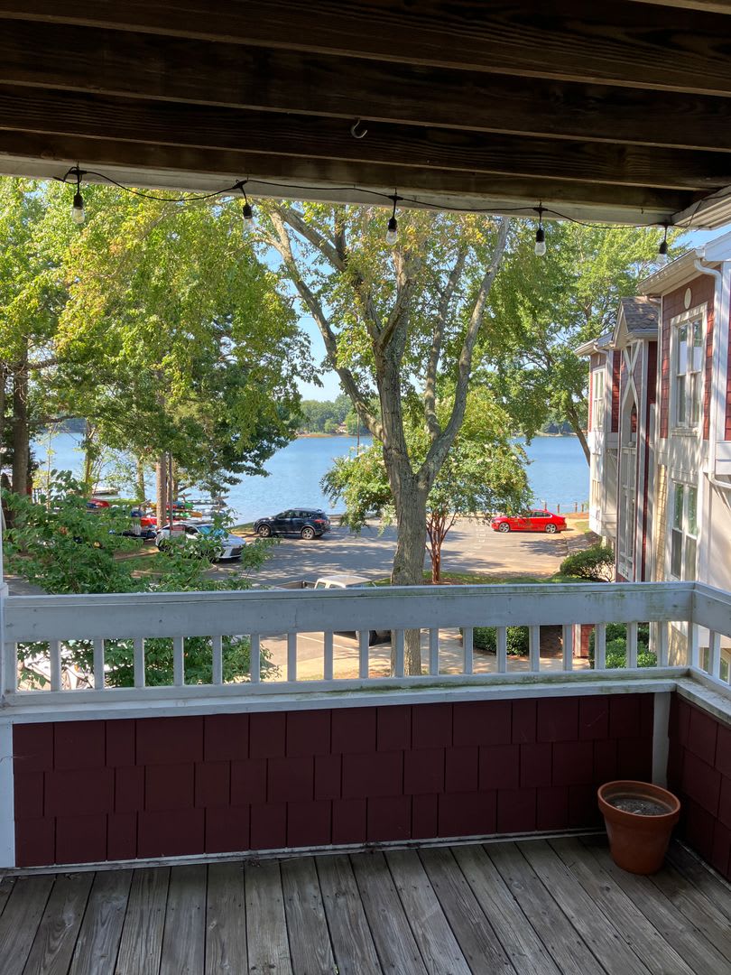 Lovely Waterfront Condo Davidson – photo 1