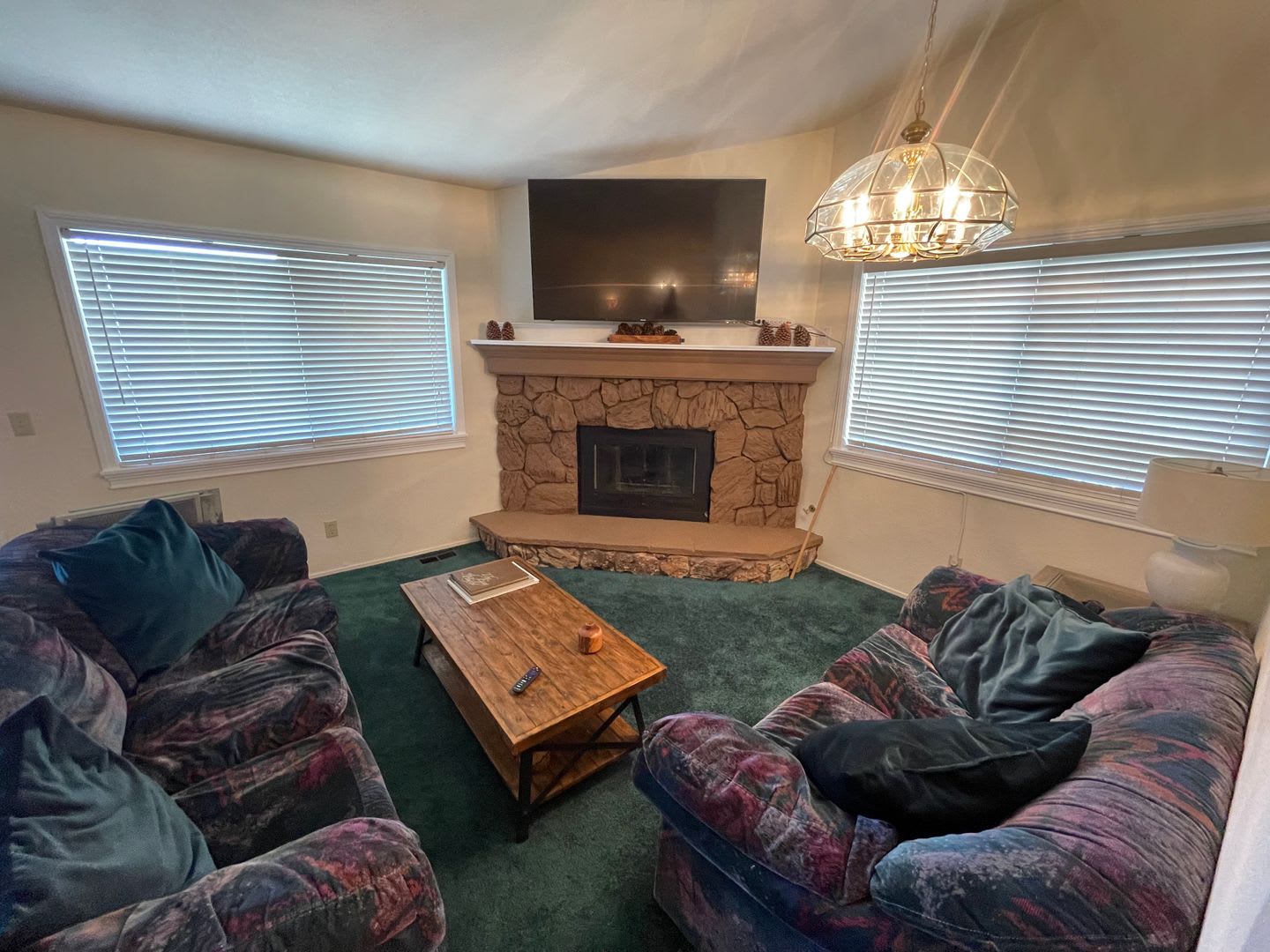 Beautiful townhome available now! – photo 4