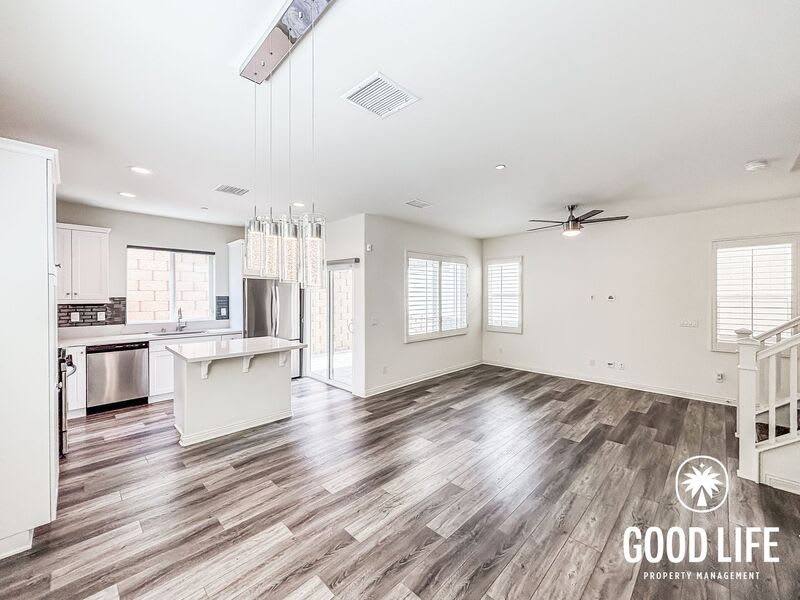 1892 Olivia St – photo 5
