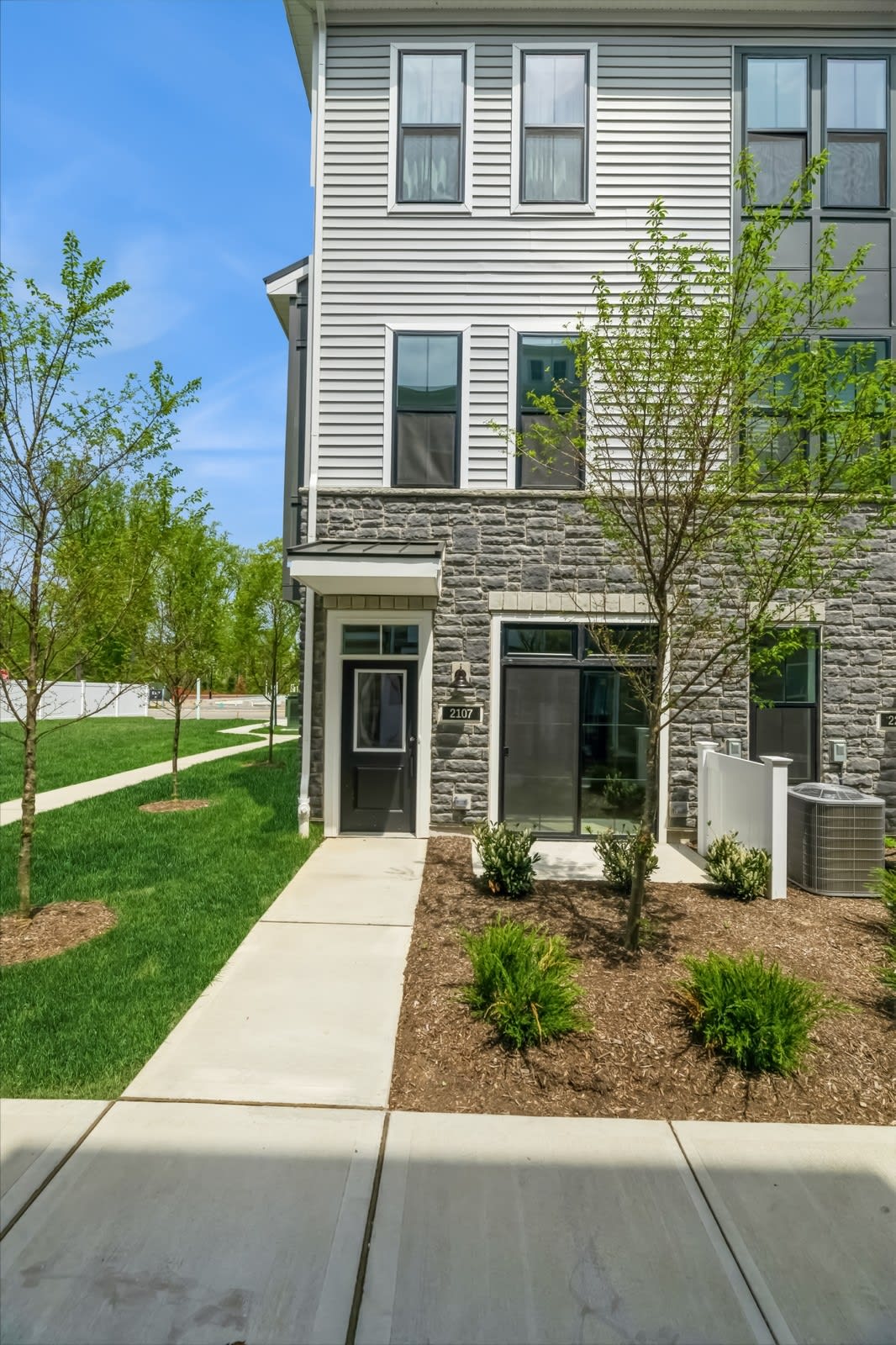 2107 Donatello Dr – photo 5