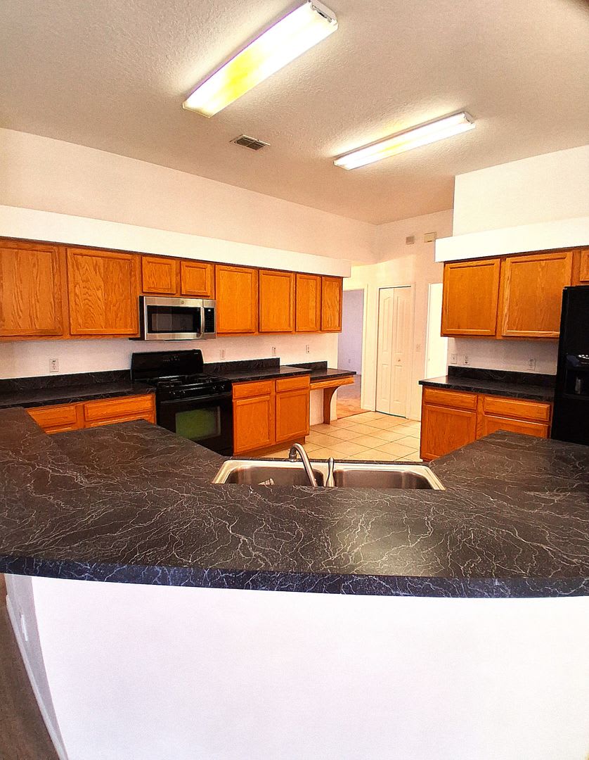 Lovely home in the Twin Lakes Subdivision Deltona – photo 2