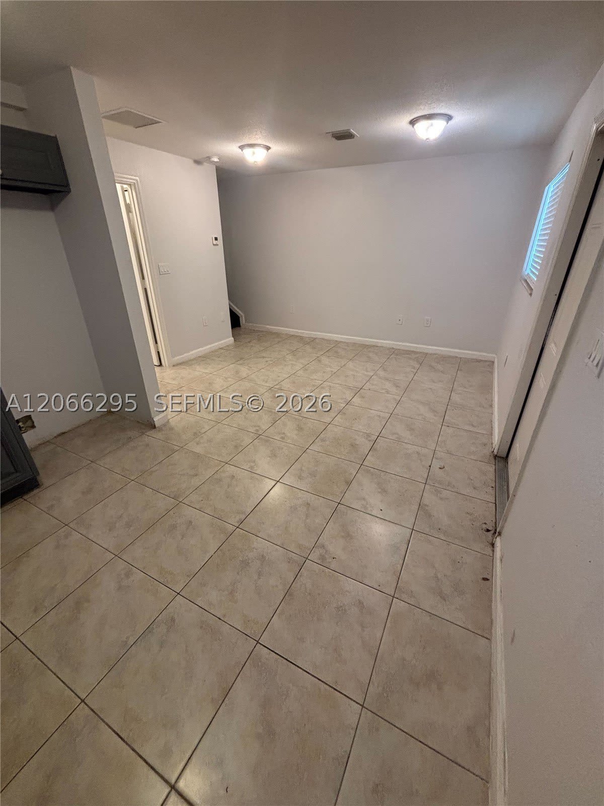 14042 NE 2nd Ave – photo 4
