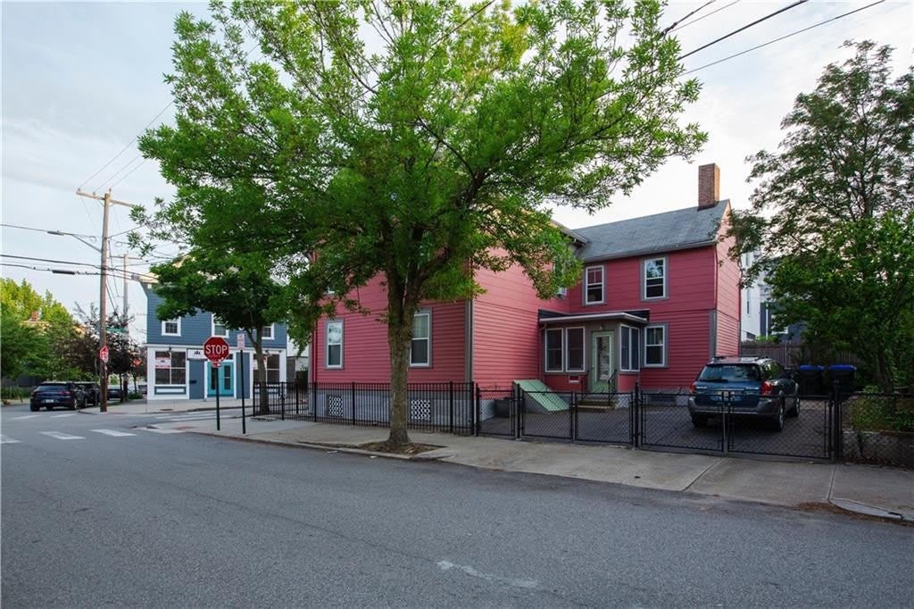 185 Carpenter Street – photo 3