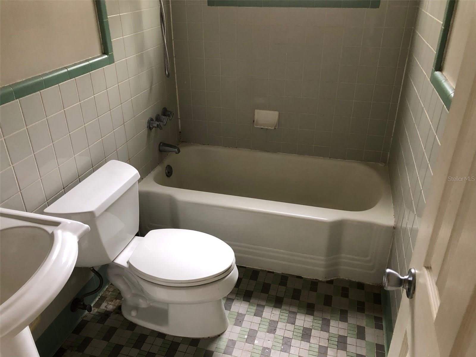 304 NW 36TH Street – photo 4