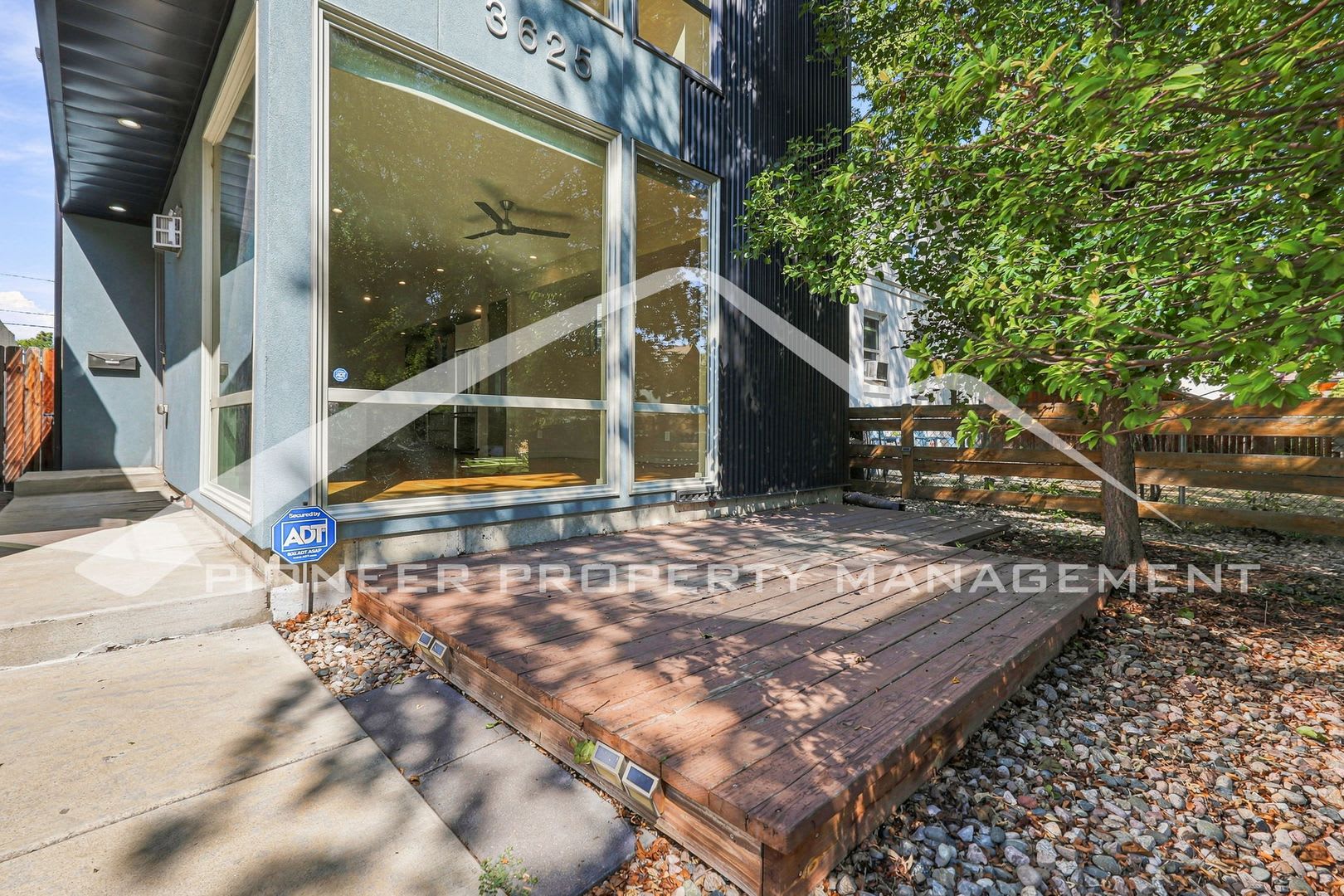 Lovely Single Family Home With Central Ac Rooftop Patio And A 2 Car Garage – photo 3