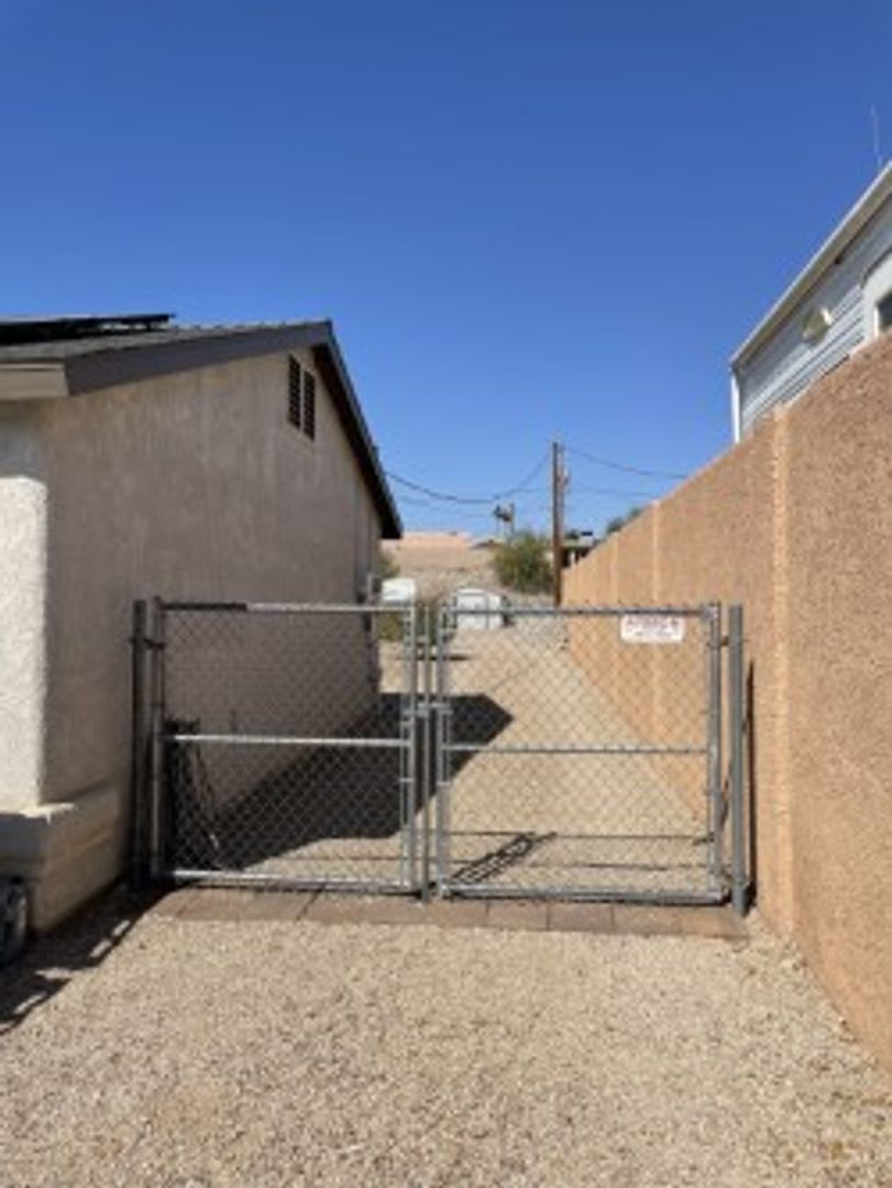 Ready for a showing. Call Havasu Realty! – photo 4