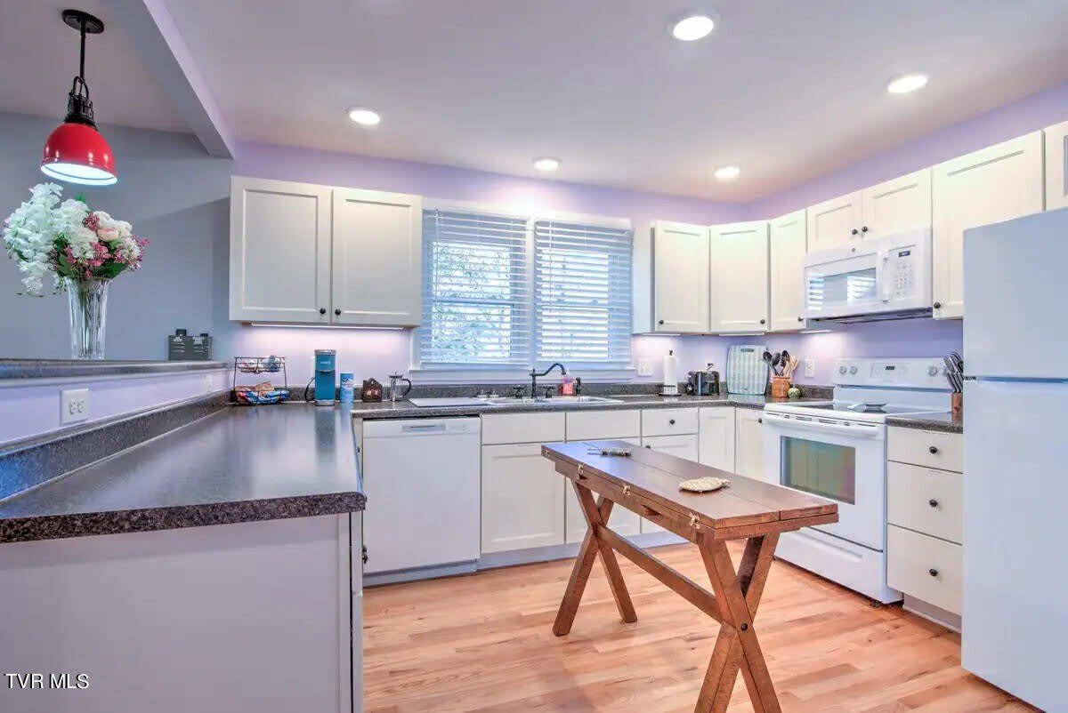 201 Springdale Road – photo 5