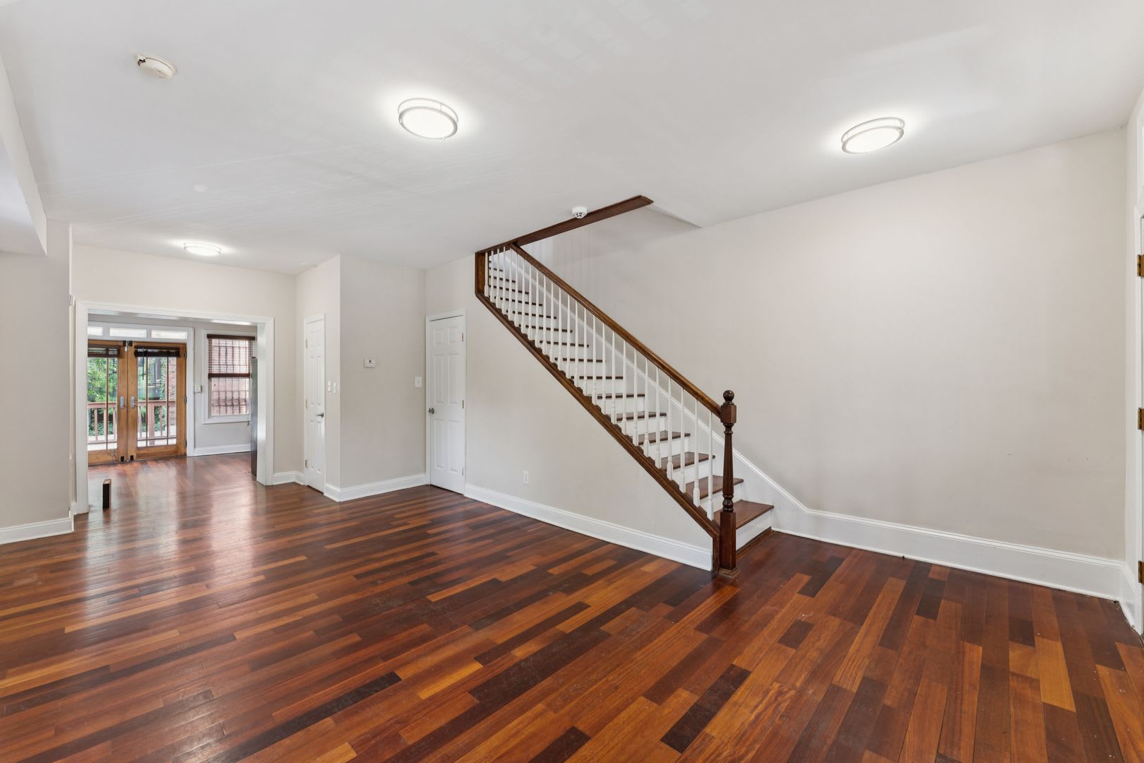 3 Level Semi-Detached Row Home in Columbia Heights – photo 5