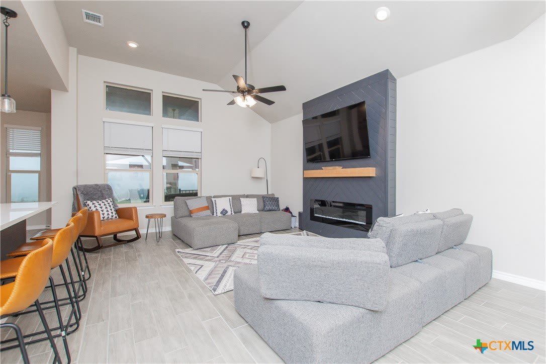 1756 Meadow Crest Drive – photo 2