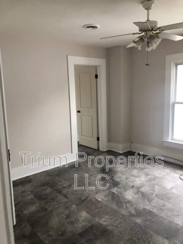 295 East Ash Street – photo 5