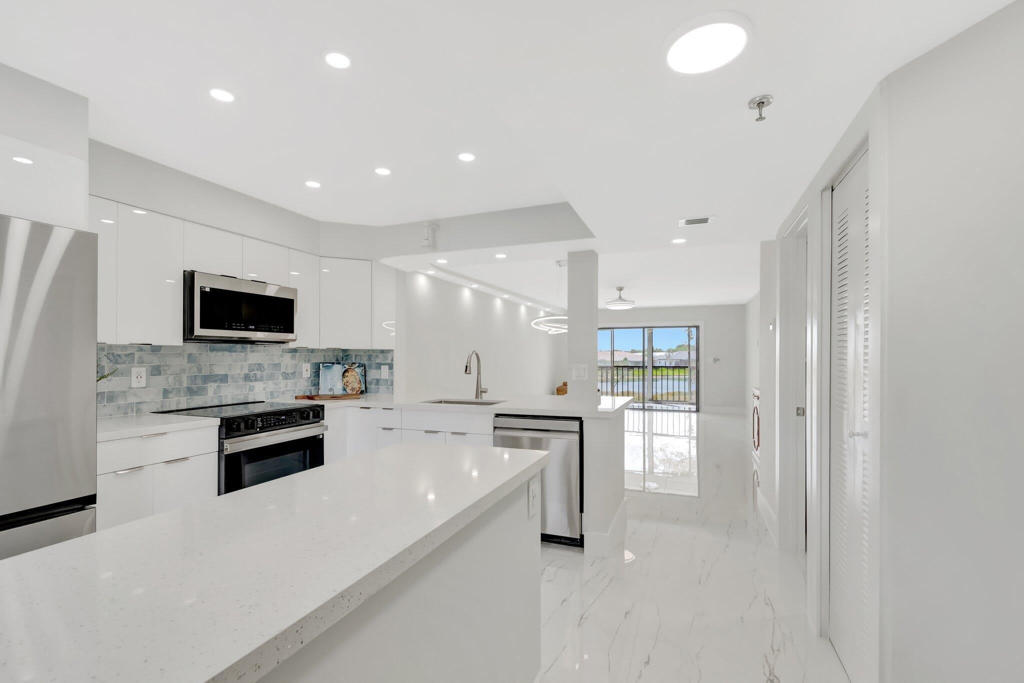 7240 Huntington Lane – photo 1