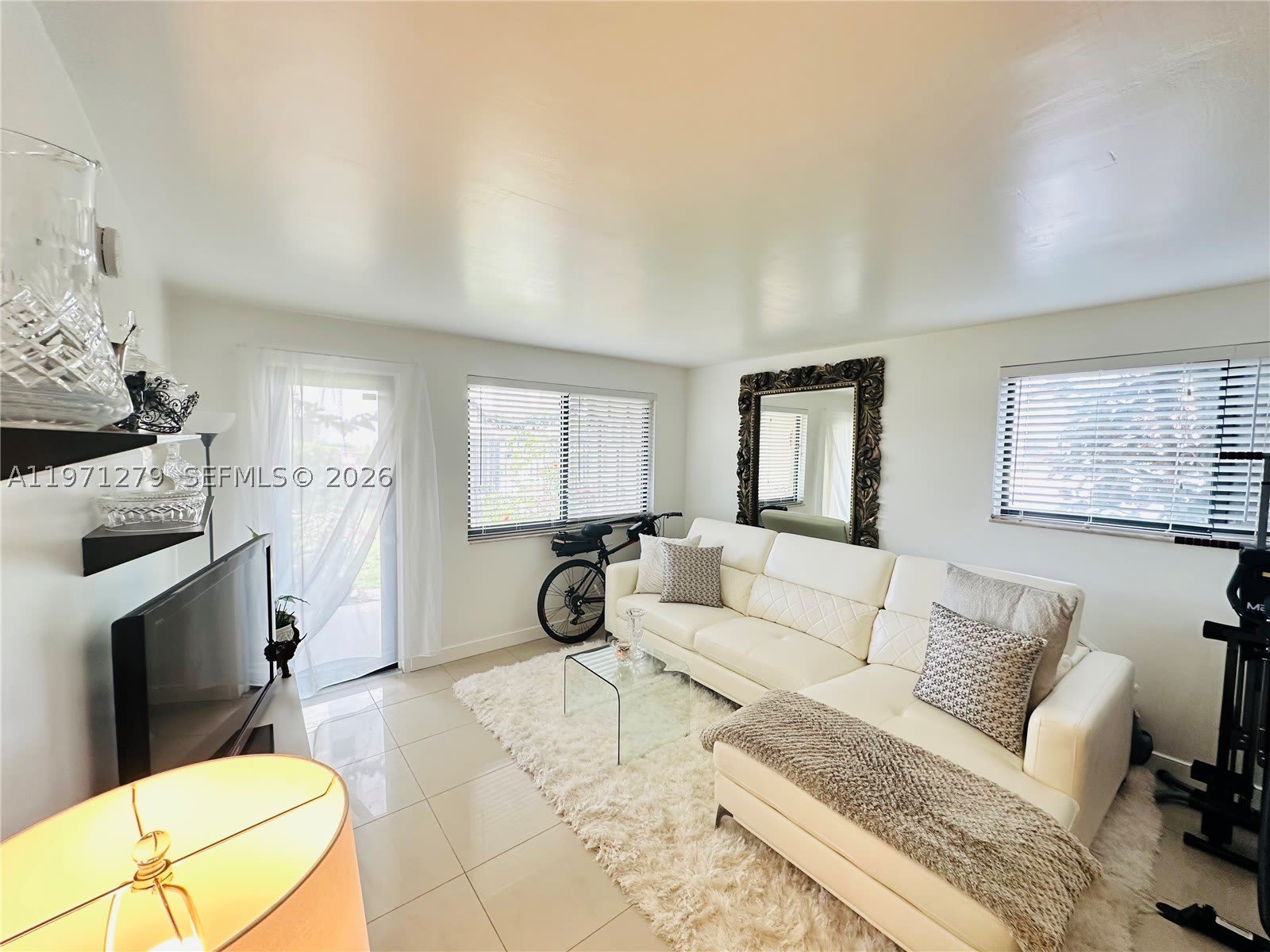 301 Golden Isles Dr – photo 2