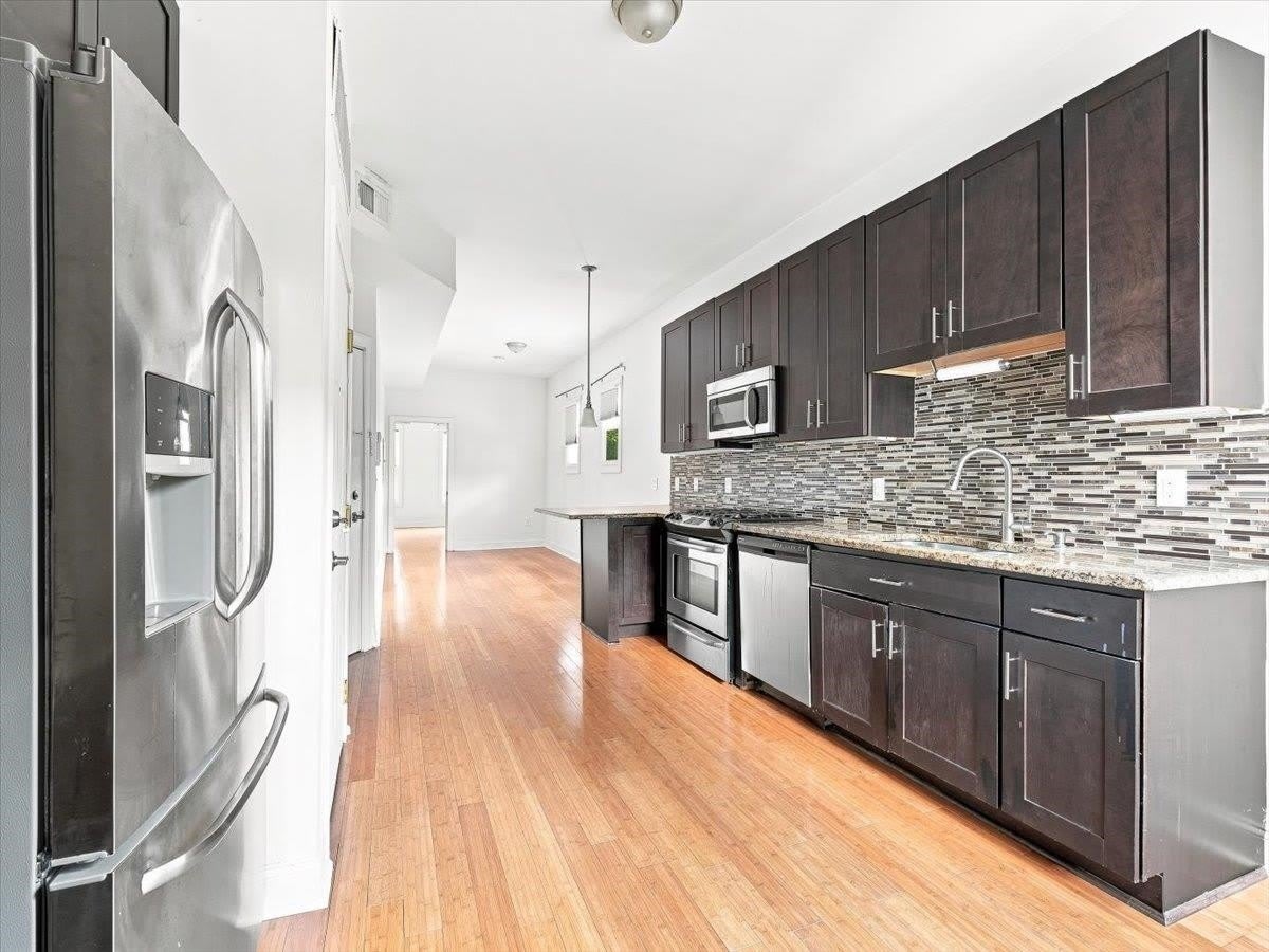 125 Sherman Ave – photo 2