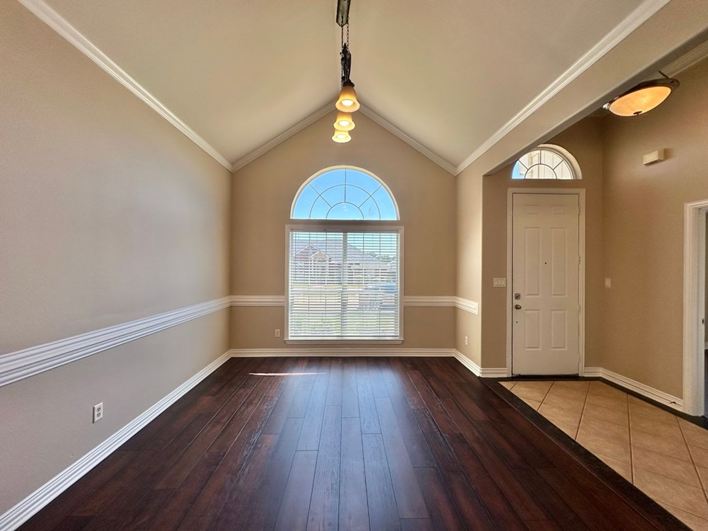 Spacious Flint Home on a Corner Lot with Stunning Primary Suite – photo 5