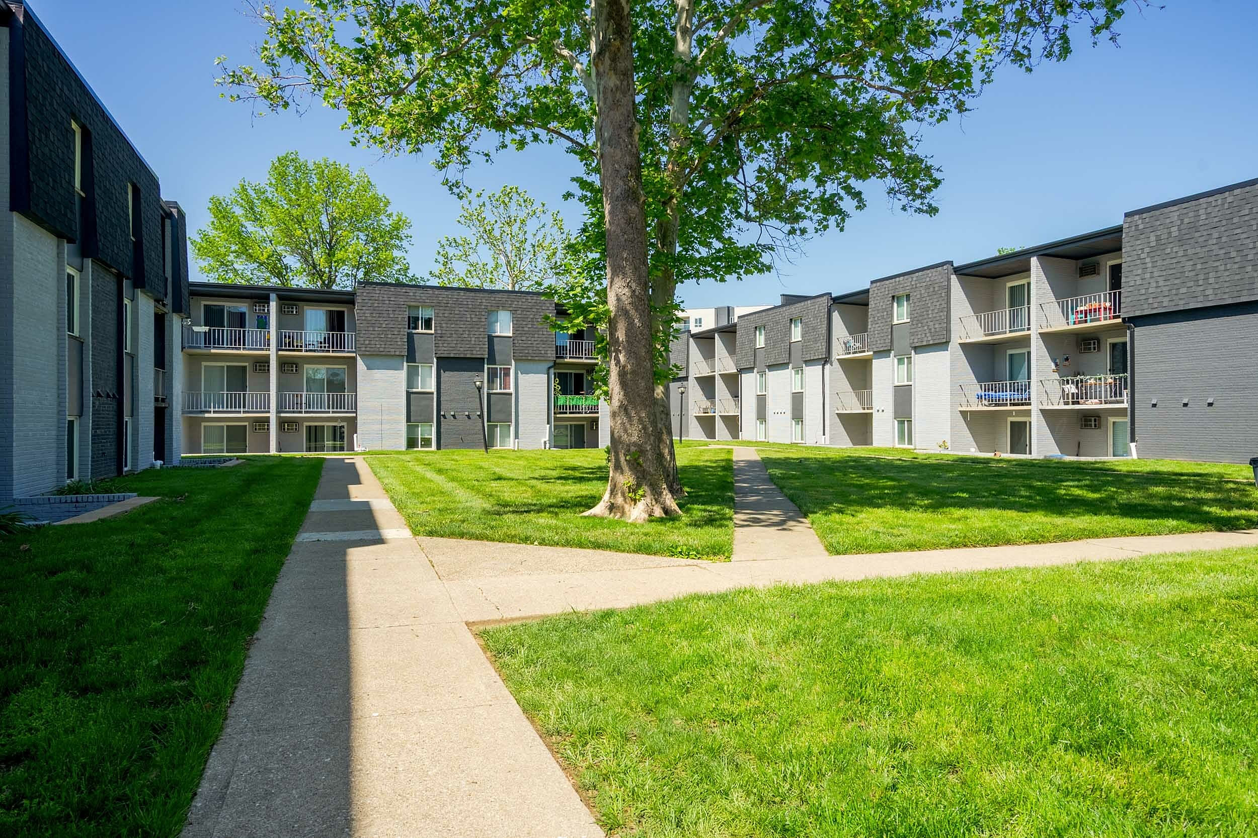 Flats on the Row – photo 2
