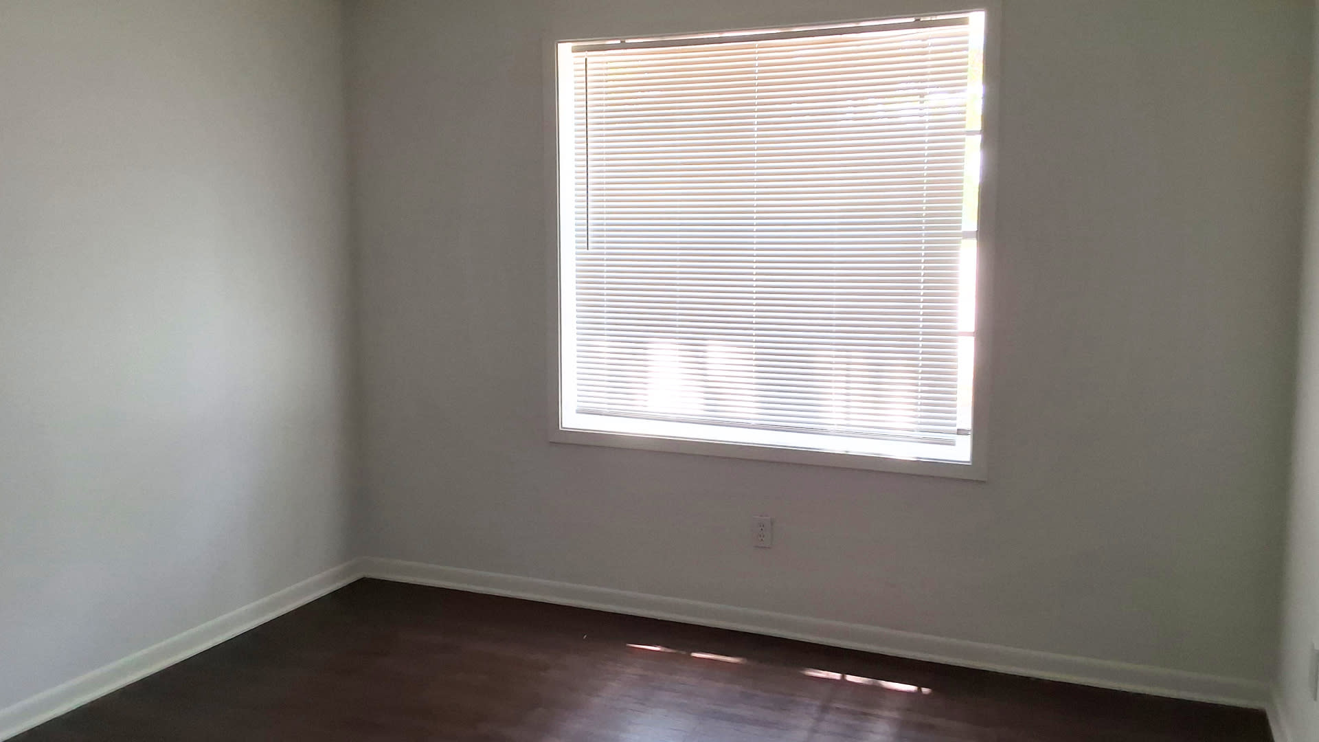 629 West Ridge Dr **Ask about our NO CASH DEPOSIT option!** – photo 2