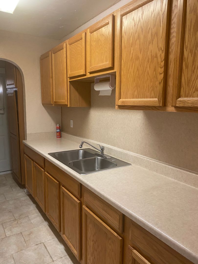 2 bed 1 bath for lease near downtown – photo 2