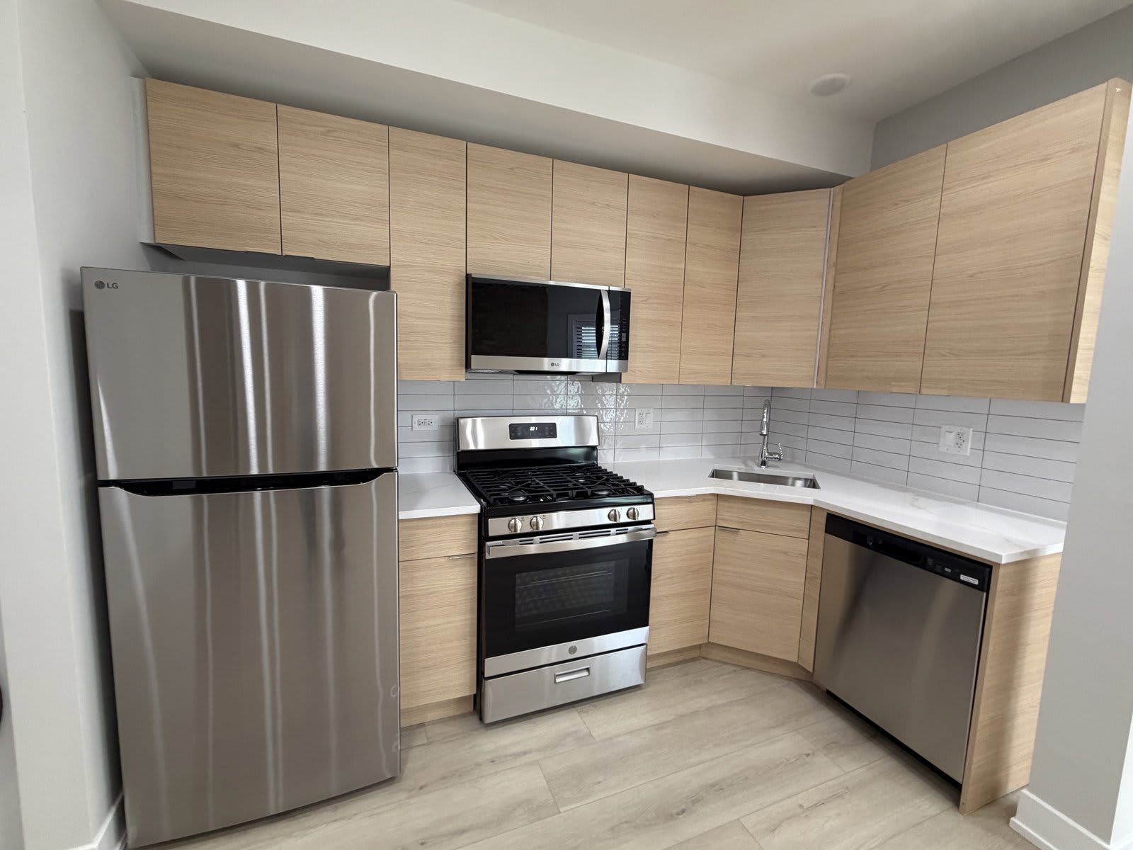 5123 South University Avenue – photo 2