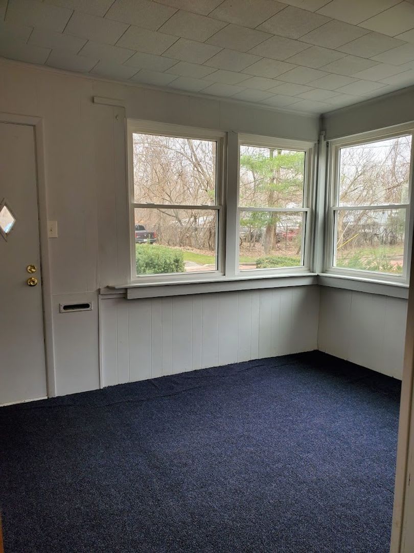 Large 4 Bedroom Home For Rent – photo 3