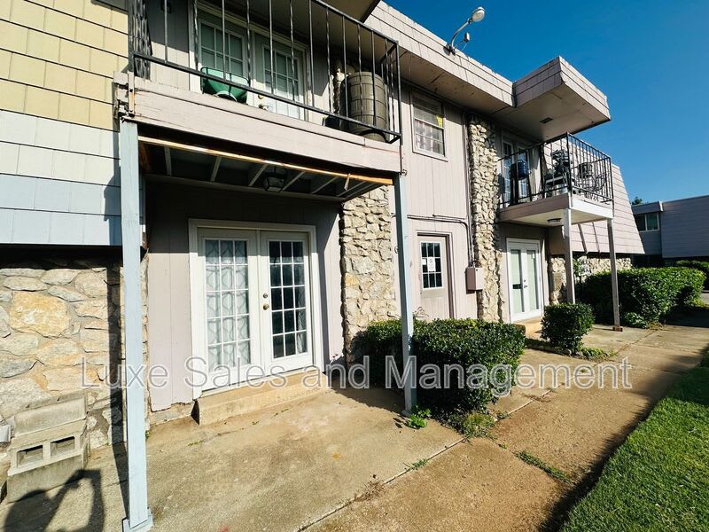 6034 NW Expressway – photo 2