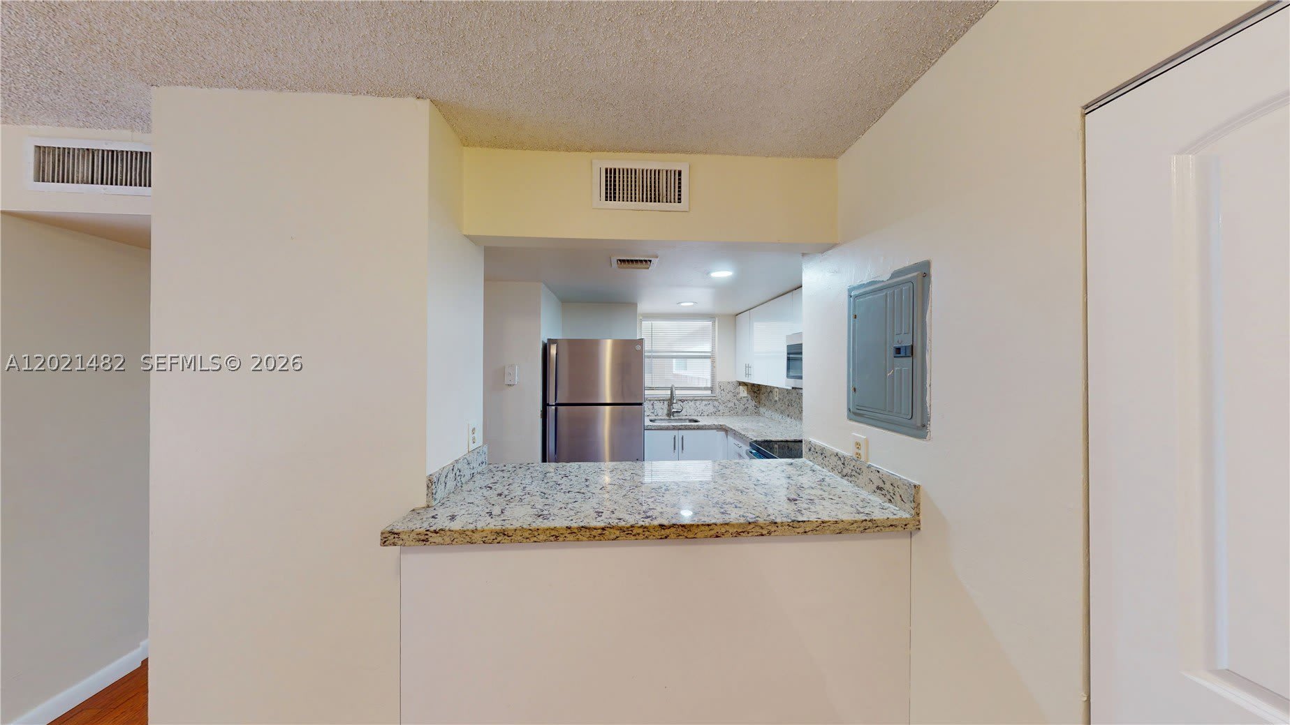 8860 Fontainebleau Blvd – photo 5