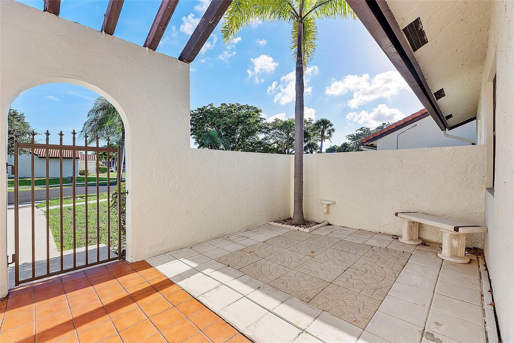 31 Columbia Court – photo 2