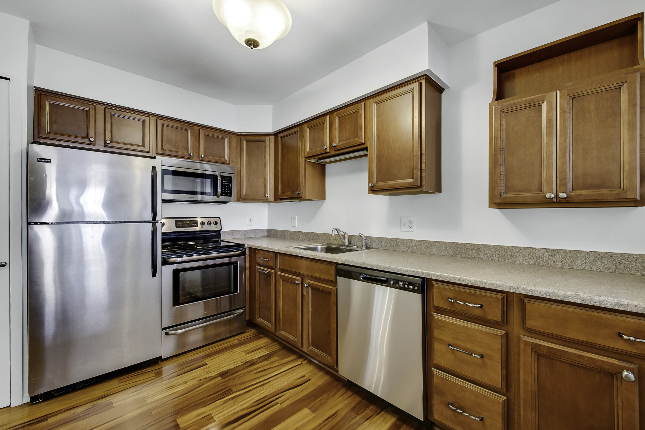 1150 Catalpa Drive – photo 3