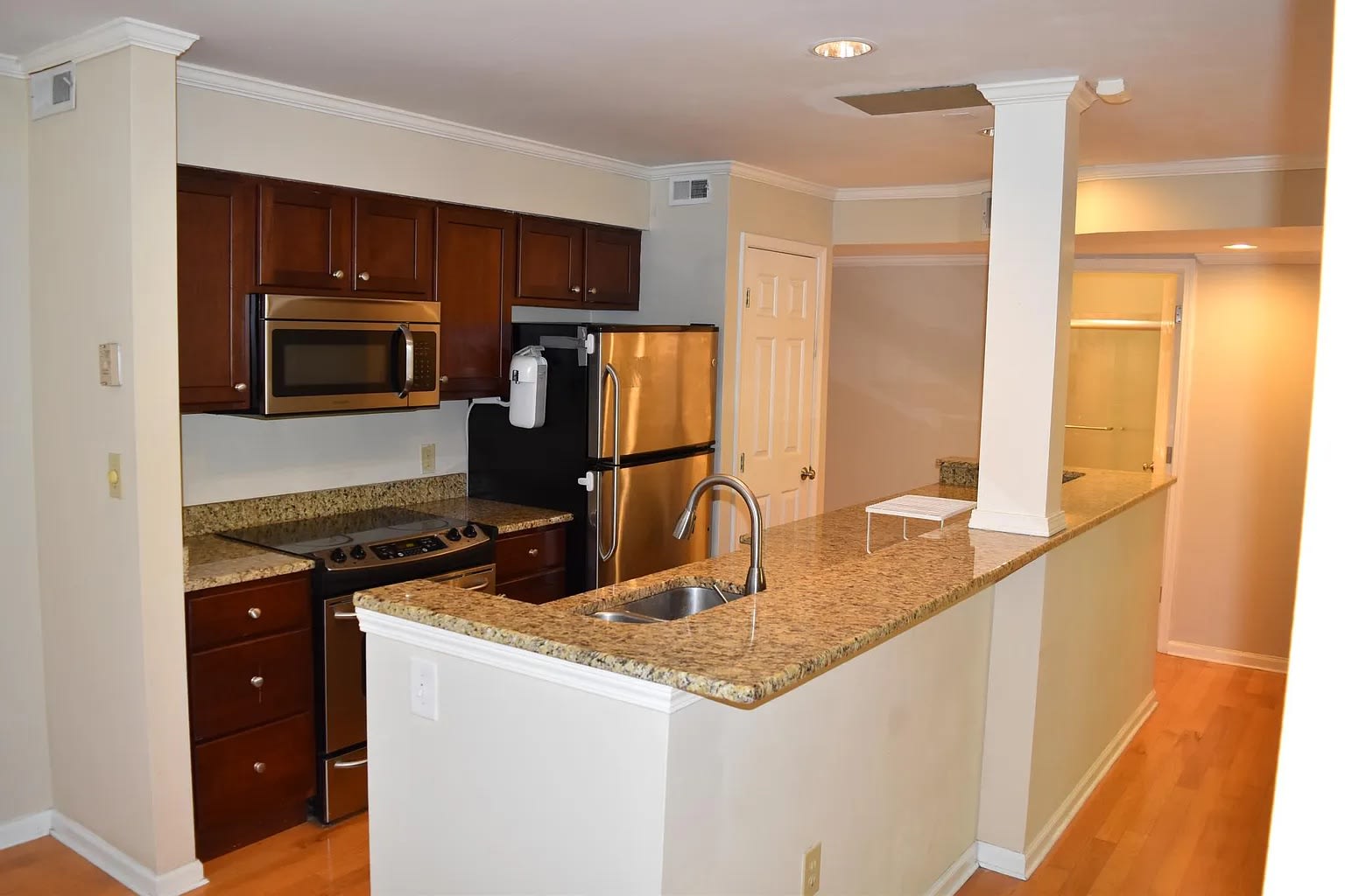 413 West 8th Street Apt B – photo 3