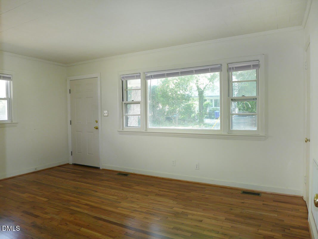111 Isley Street – photo 3