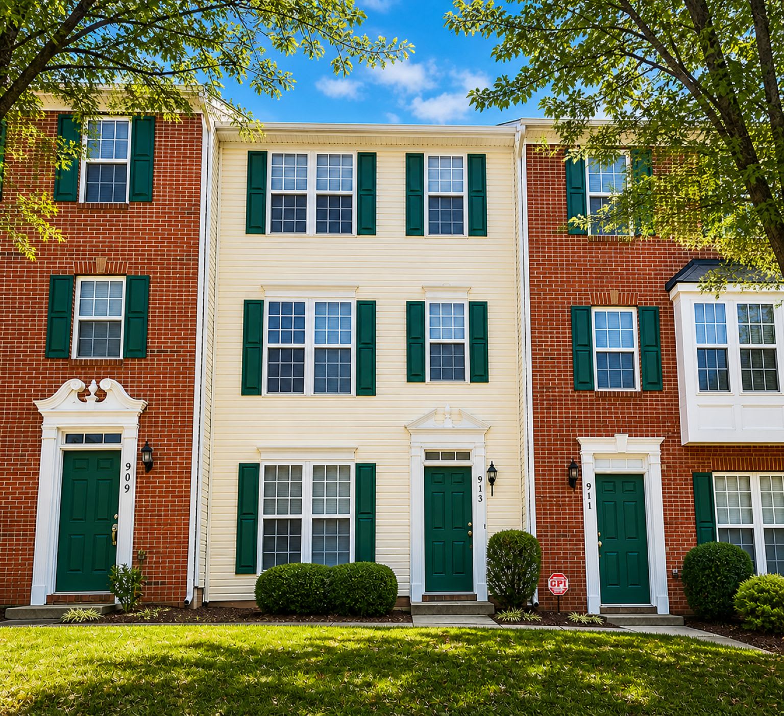 913 Tiger Lane – photo 1