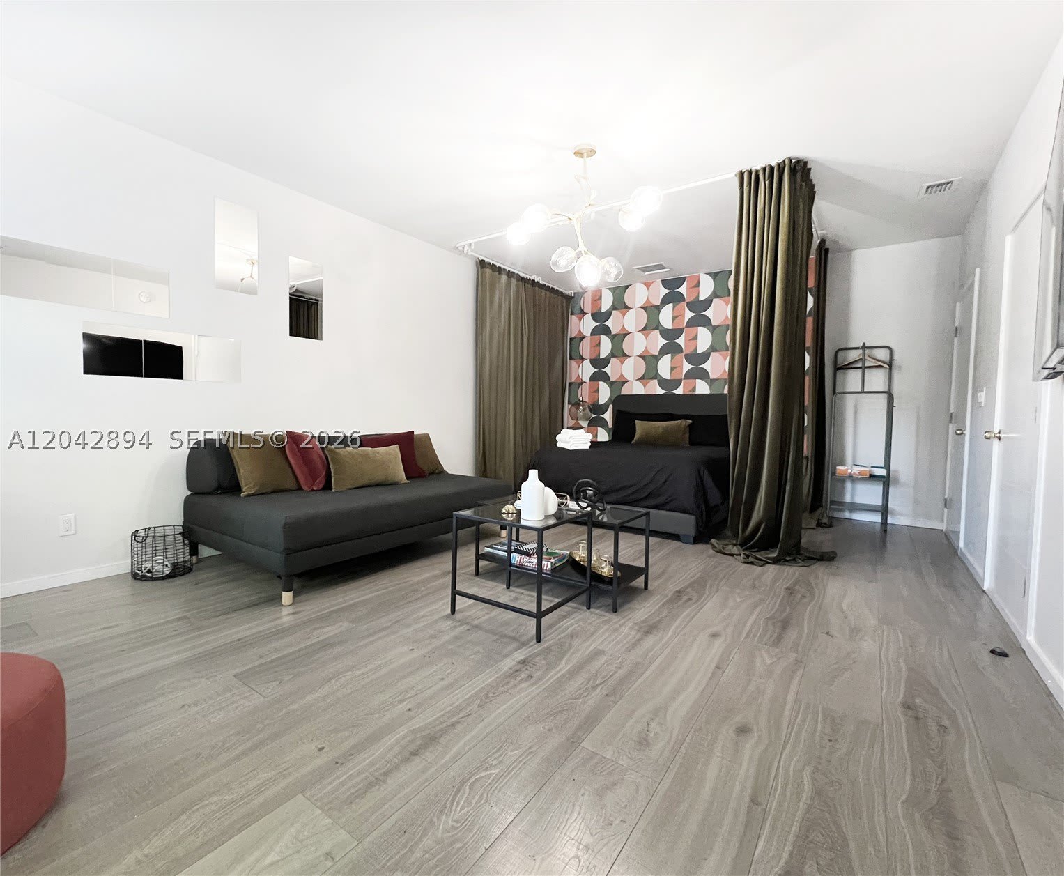 513 SW 18th Ct – photo 2