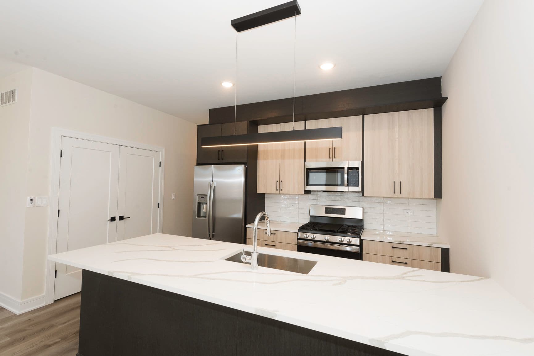 3762 S Indiana Ave Unit 3 – photo 4