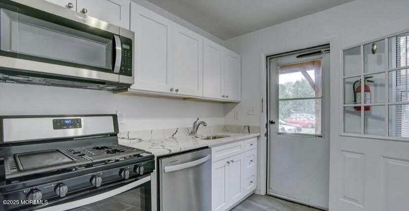 728 Greens Avenue – photo 5