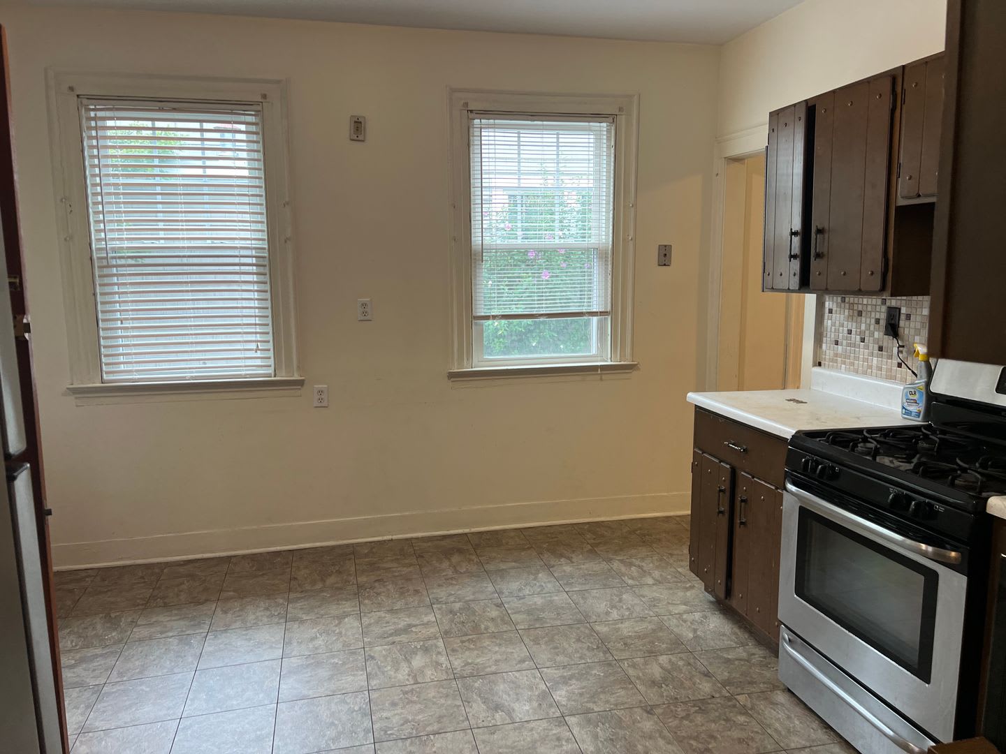 27-29 Cottage Street – photo 4