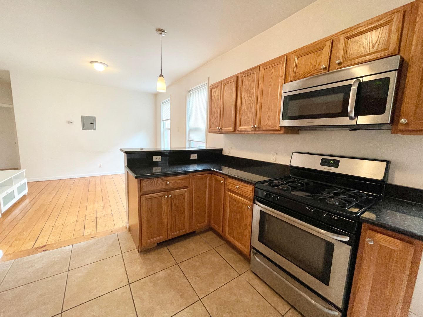 Beautiful 4-Bed on Delle Ave — Newly Renovated – photo 2