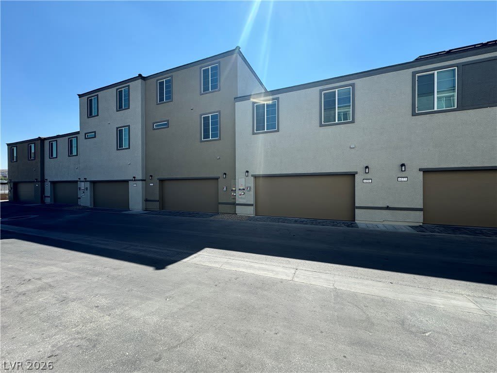 6181 Garden Crest Street – photo 2