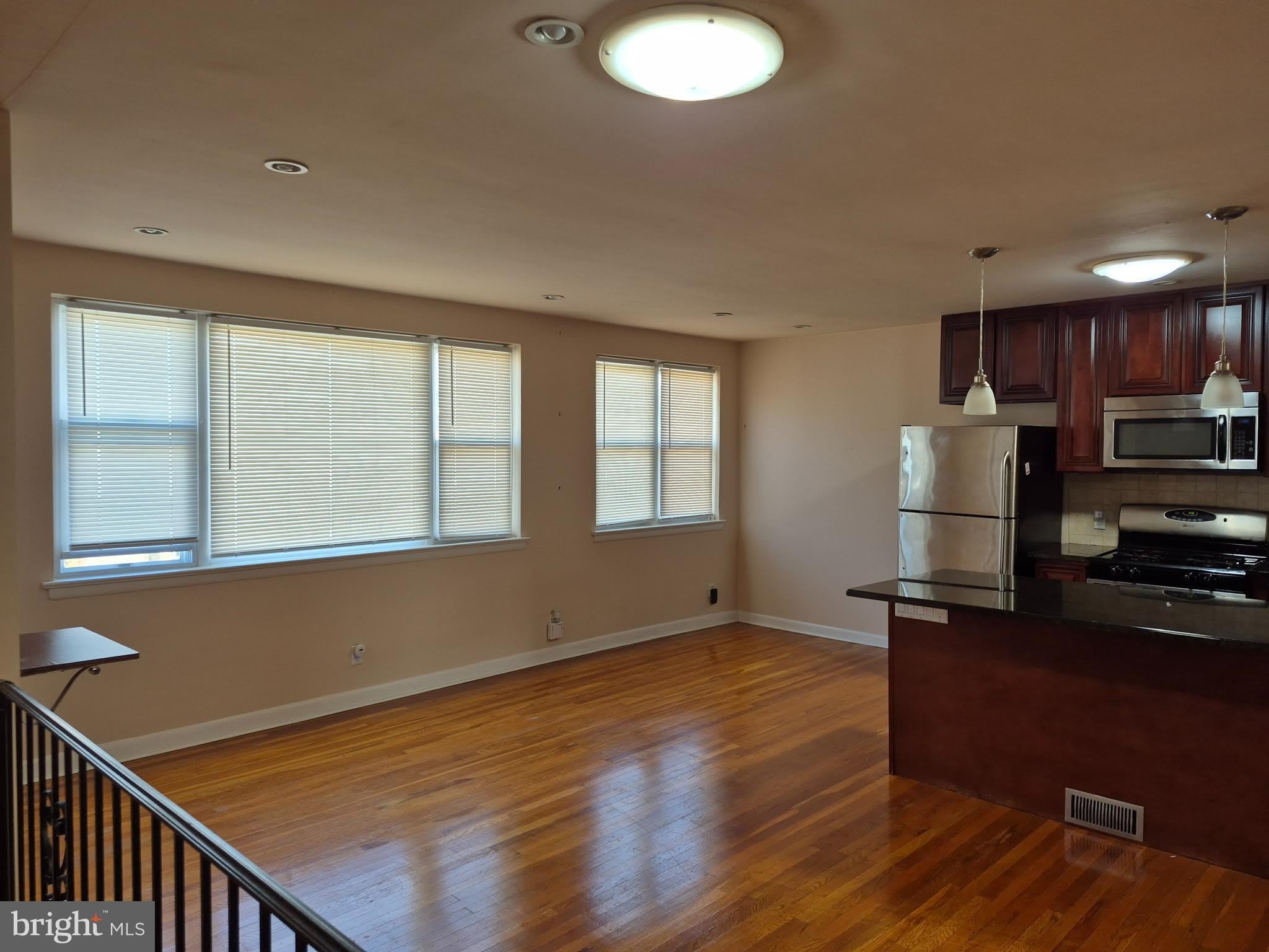 7254 Mansfield Avenue – photo 4
