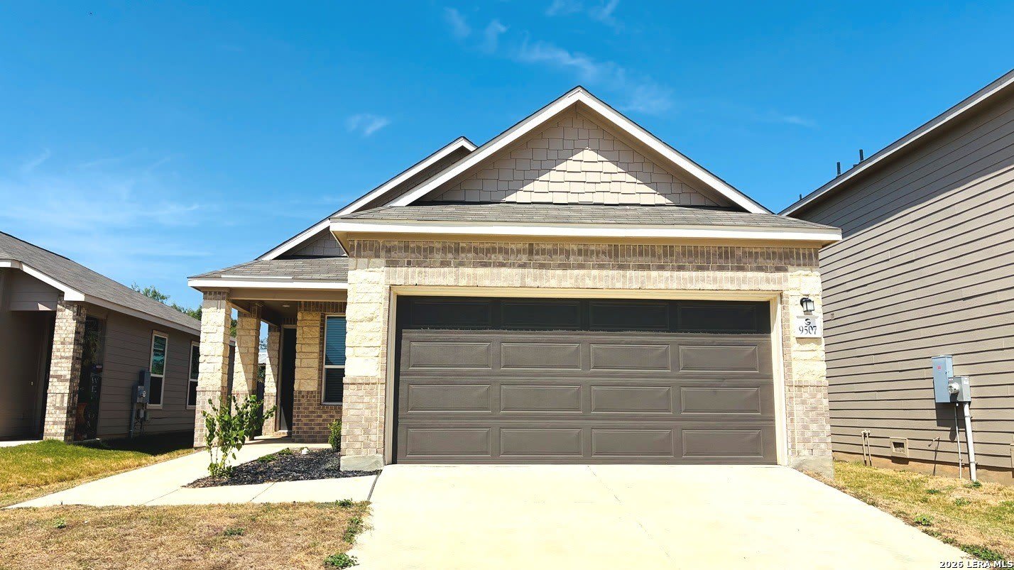 9507 HINTERLANDS DR – photo 1