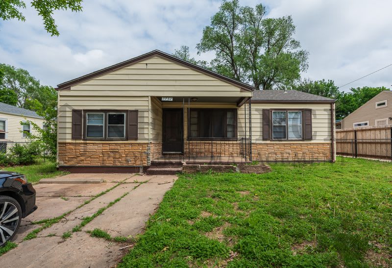 2732 North Grove Street – photo 1