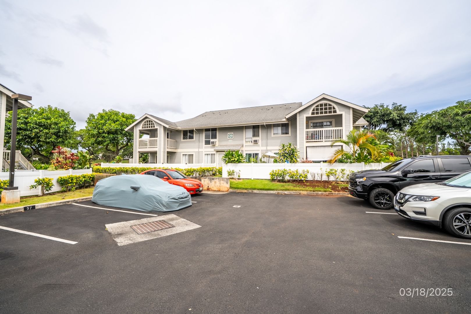 2 Bd 2 Ba 2 Parking Second Story Townhome In Ho Okumu At Waikele – photo 3