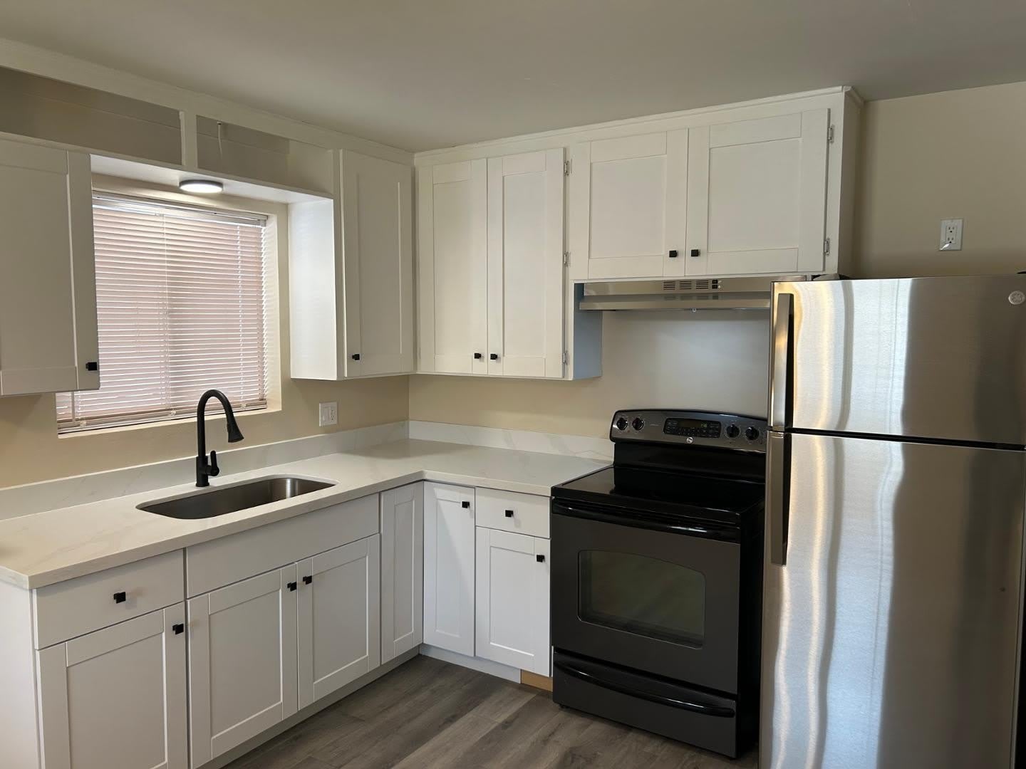 726 E 3rd – photo 2