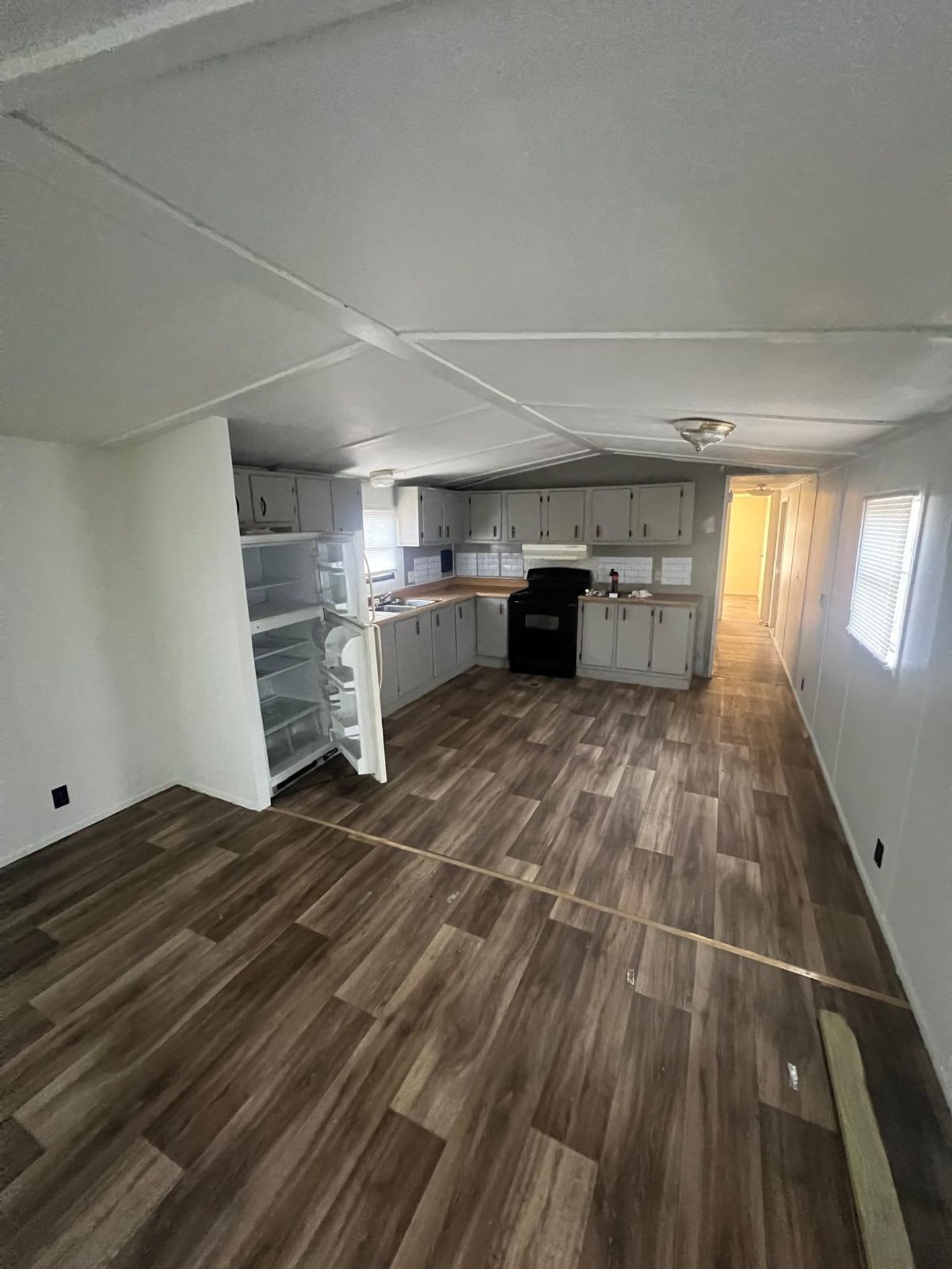 Renovated 3-Bed, 2-Bath Mobile Home – photo 1