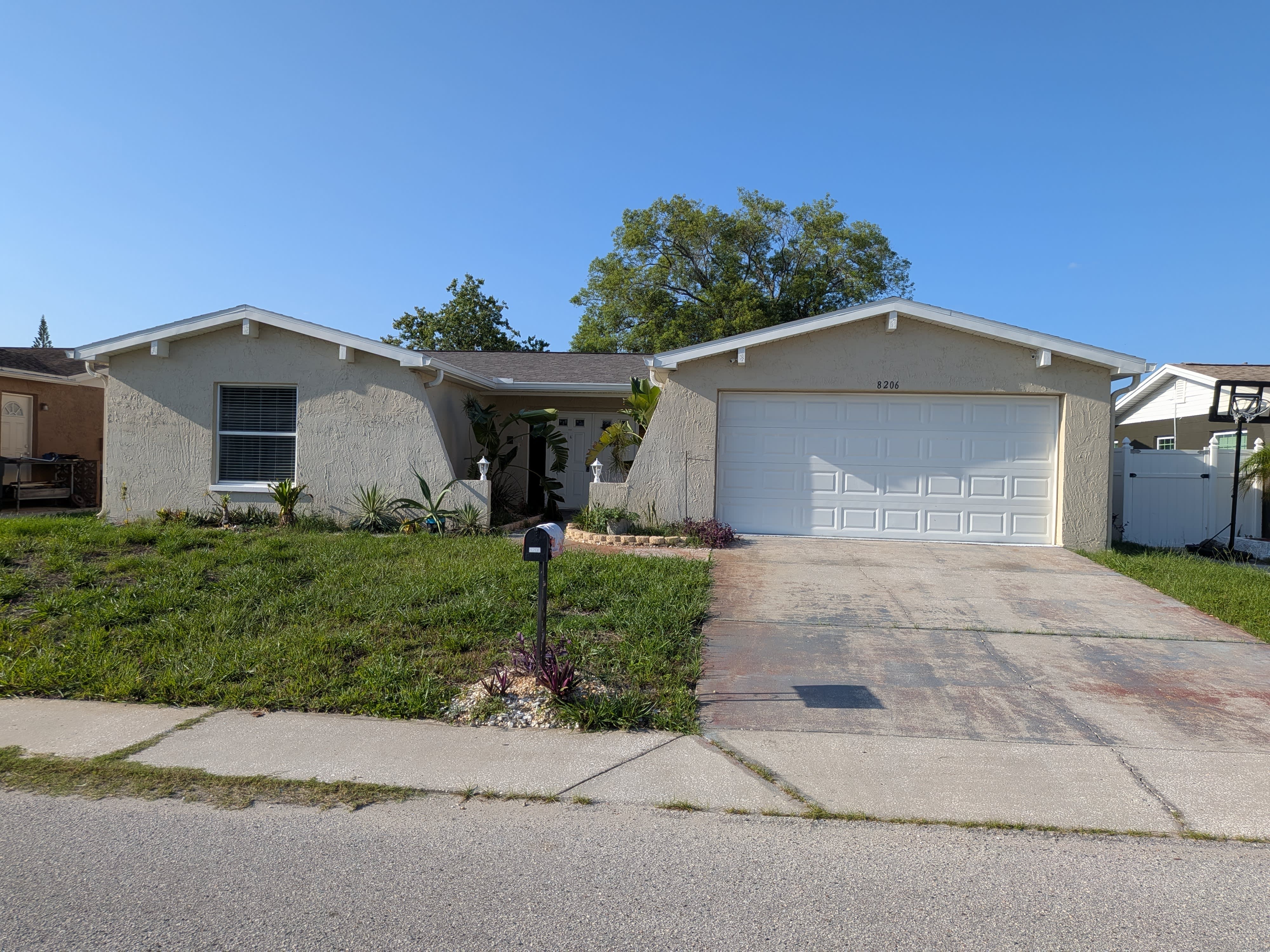 8206 Dedham Dr – photo 1