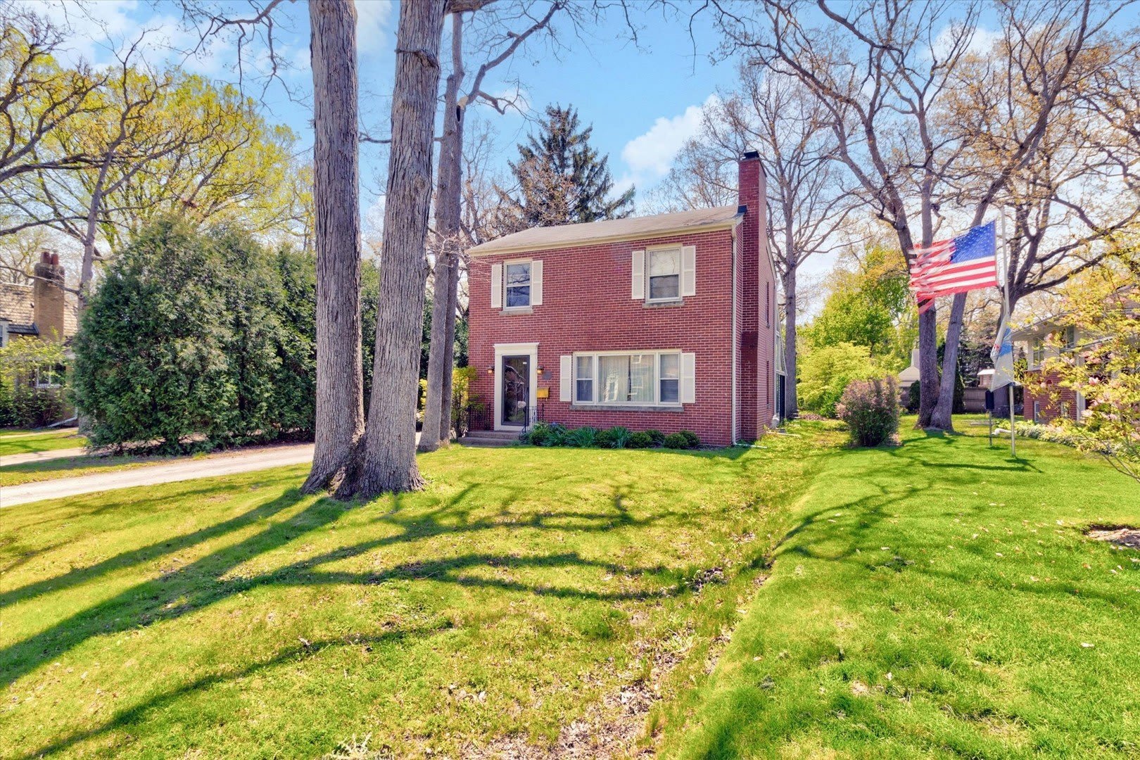745 Greenview Place – photo 2