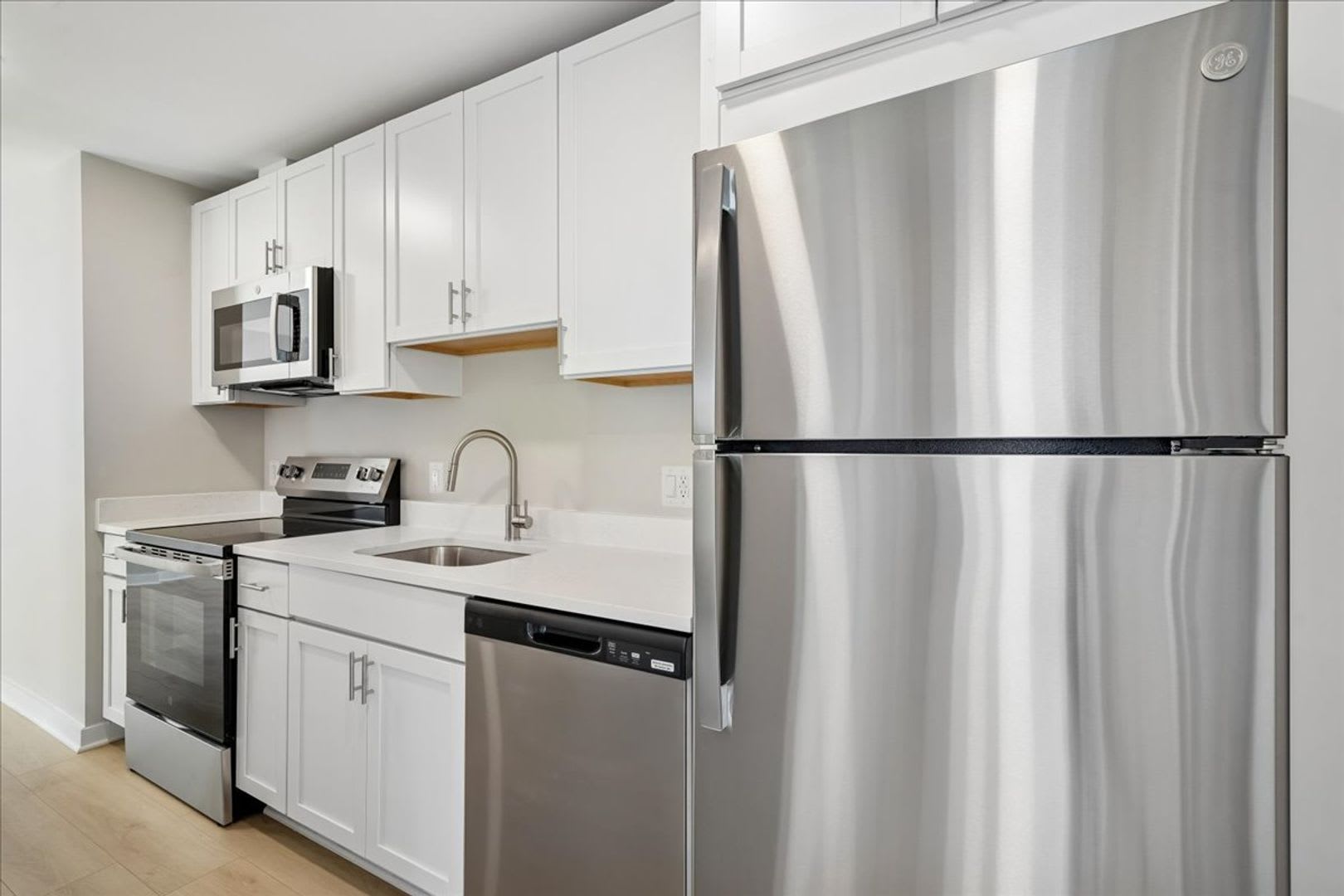 1410 YOUNG Street SE – photo 1