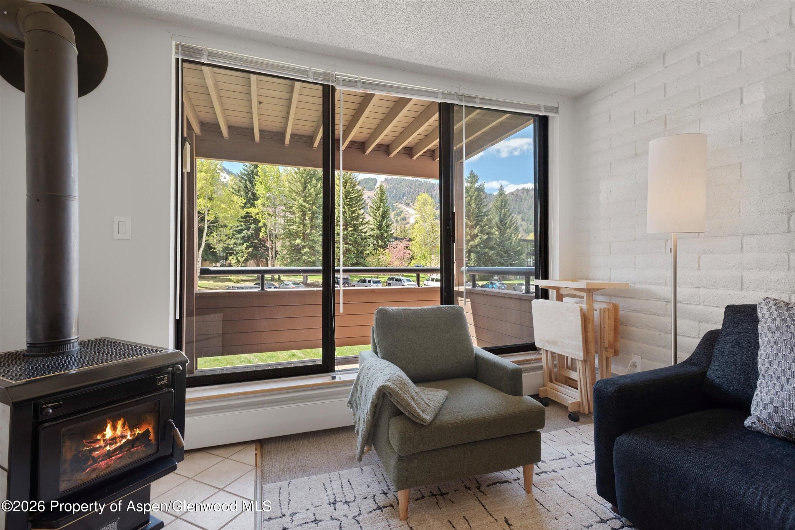 425 Vine Street – photo 4