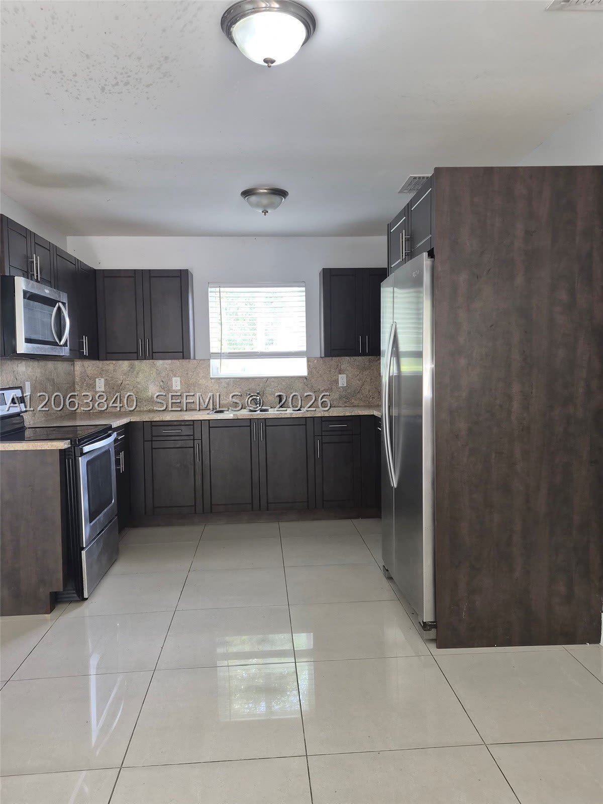 4643 NW 15th Ct – photo 3